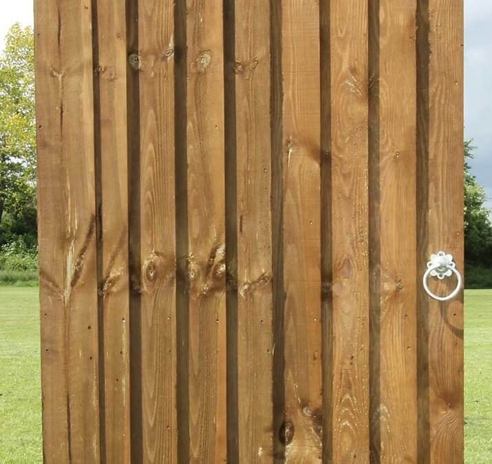 Feather edge close board gate